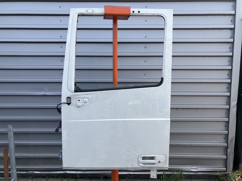 DAF XF106 - Tür und Teile für LKW: das Bild 1 DAF XF106 - Tür und Teile für LKW: das Bild 1