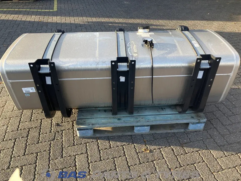 MAN Brandstoftank MAN 700 Liter 81122015710 - Kraftstofftank für LKW: das Bild 3 MAN Brandstoftank MAN 700 Liter 81122015710 - Kraftstofftank für LKW: das Bild 3