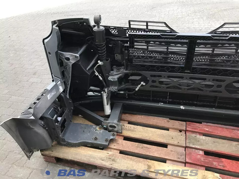 Mercedes-Benz Actros MP4 Bumper Mercedes A 961 310 15 227284 - Stoßstange für LKW: das Bild 4 Mercedes-Benz Actros MP4 Bumper Mercedes A 961 310 15 227284 - Stoßstange für LKW: das Bild 4