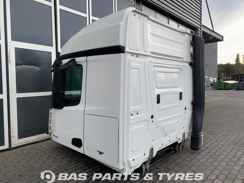 Mercedes-Benz Actros MP4 Mercedes StreamSpace L-cab L2H2 A 000 600 01 01 - Fahrerhaus und Interieur für LKW: das Bild 3 Mercedes-Benz Actros MP4 Mercedes StreamSpace L-cab L2H2 A 000 600 01 01 - Fahrerhaus und Interieur für LKW: das Bild 3