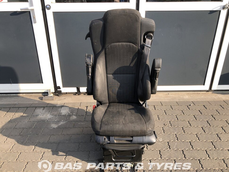 Mercedes-Benz Actros MP4 - Sitz für LKW: das Bild 1 Mercedes-Benz Actros MP4 - Sitz für LKW: das Bild 1