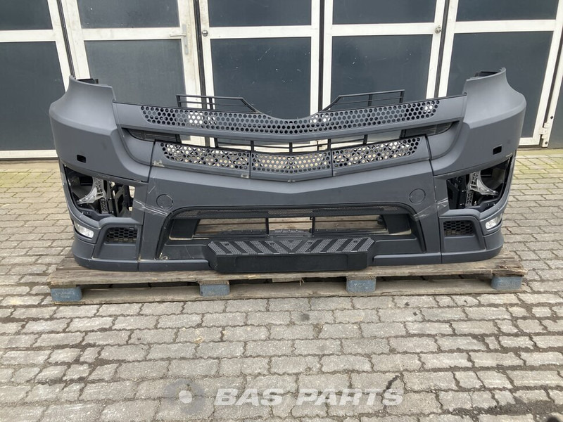 Mercedes-Benz Actros MP4 - Stoßstange für LKW: das Bild 1 Mercedes-Benz Actros MP4 - Stoßstange für LKW: das Bild 1