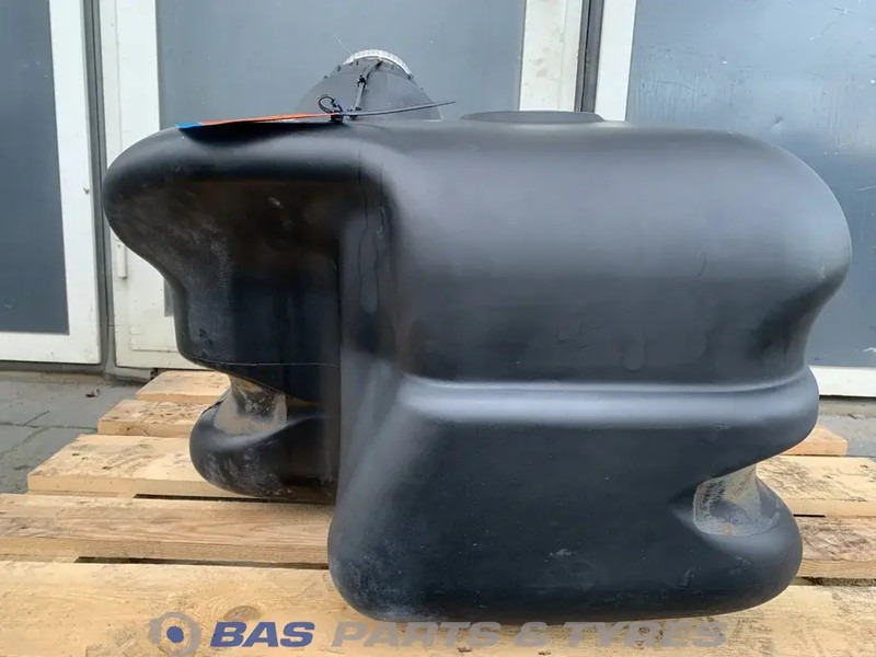 Mercedes-Benz Brandstoftank Mercedes 120 Liter A 967 471 04 01 - Kraftstofftank für LKW: das Bild 3 Mercedes-Benz Brandstoftank Mercedes 120 Liter A 967 471 04 01 - Kraftstofftank für LKW: das Bild 3