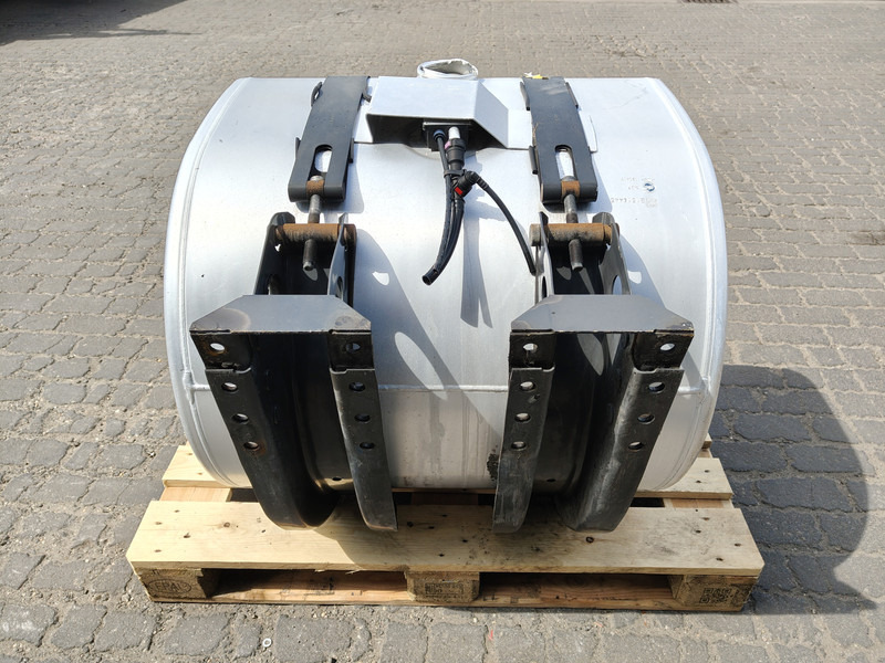 Renault - Kraftstofftank für LKW: das Bild 3 Renault - Kraftstofftank für LKW: das Bild 3