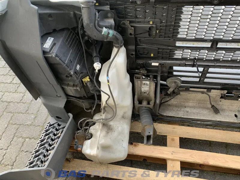 Volvo FM5 Bumper Volvo 84407376 - Stoßstange für LKW: das Bild 4 Volvo FM5 Bumper Volvo 84407376 - Stoßstange für LKW: das Bild 4