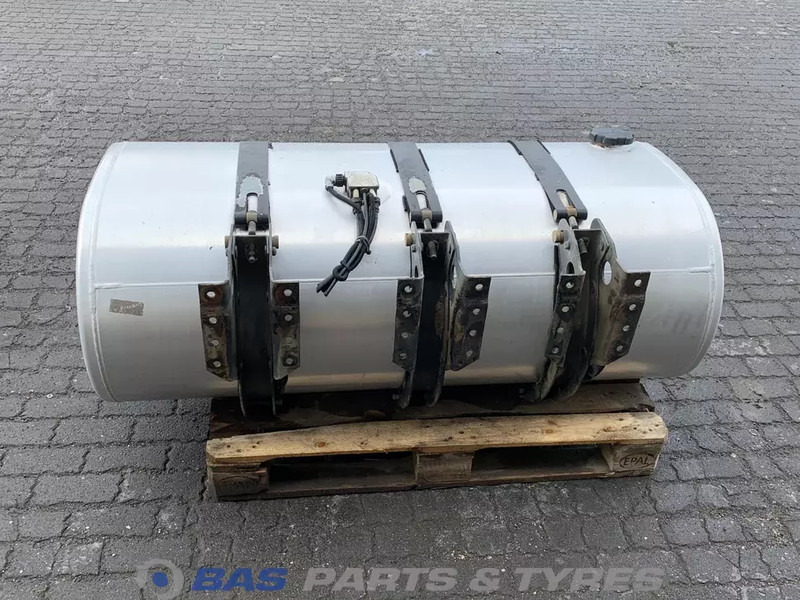 Volvo - Kraftstofftank für LKW: das Bild 2 Volvo - Kraftstofftank für LKW: das Bild 2