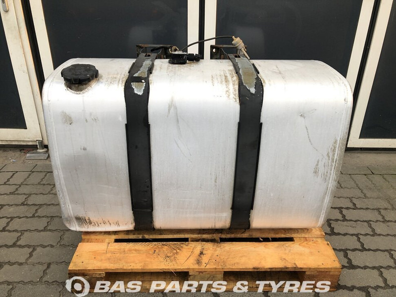 Volvo - Kraftstofftank für LKW: das Bild 1 Volvo - Kraftstofftank für LKW: das Bild 1