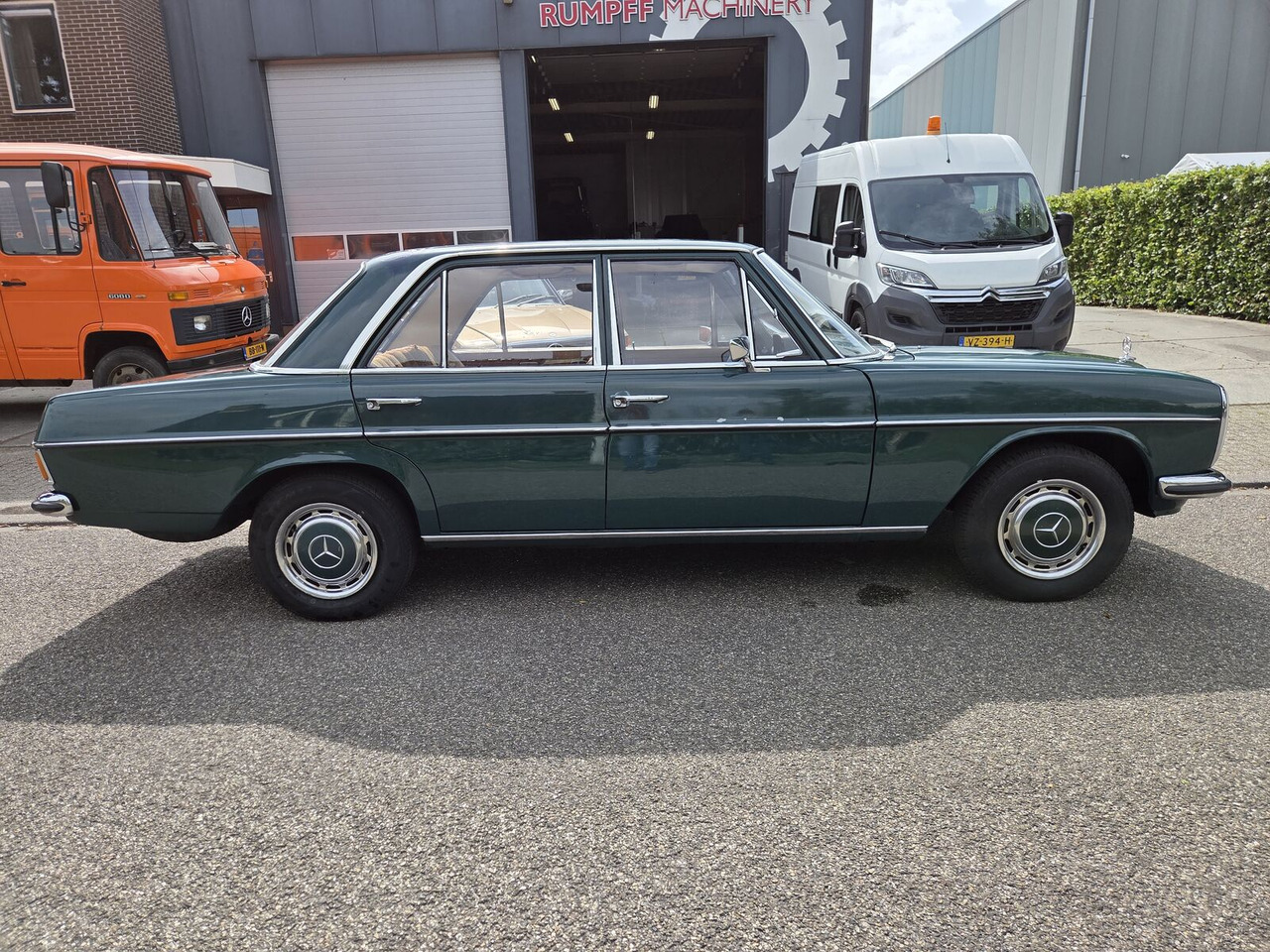 Mercedes-Benz 220 (W115) auto - Andere Technik: das Bild 4 Mercedes-Benz 220 (W115) auto - Andere Technik: das Bild 4