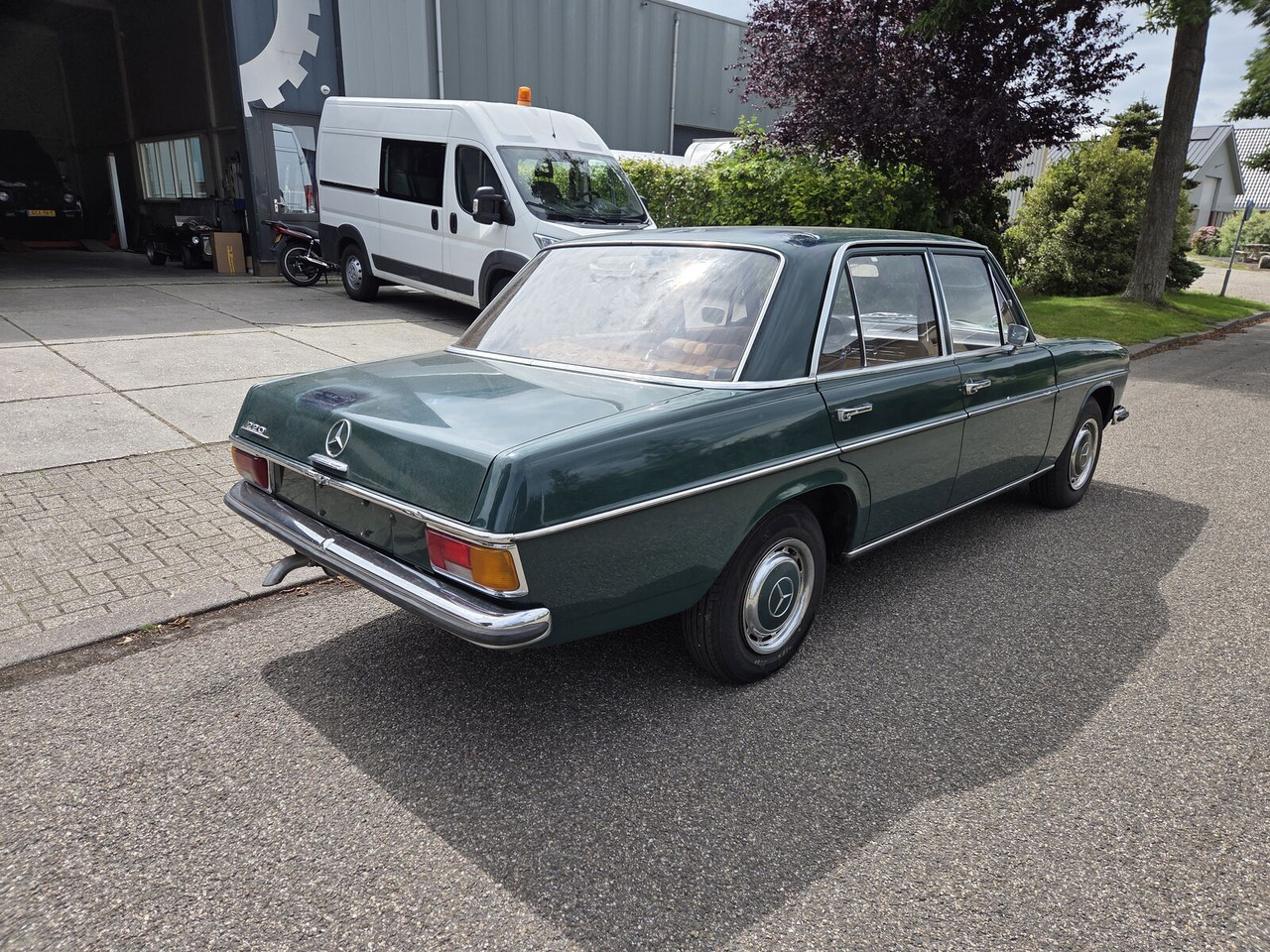 Mercedes-Benz 220 (W115) sedan - Limousine: das Bild 2 Mercedes-Benz 220 (W115) sedan - Limousine: das Bild 2