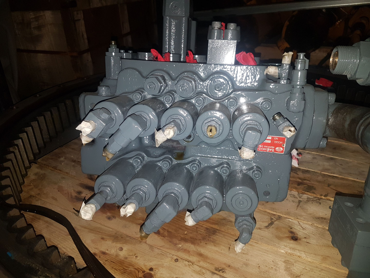 DAEWOO DX28-71 - Hydraulik ventil für Baumaschine: das Bild 4 DAEWOO DX28-71 - Hydraulik ventil für Baumaschine: das Bild 4