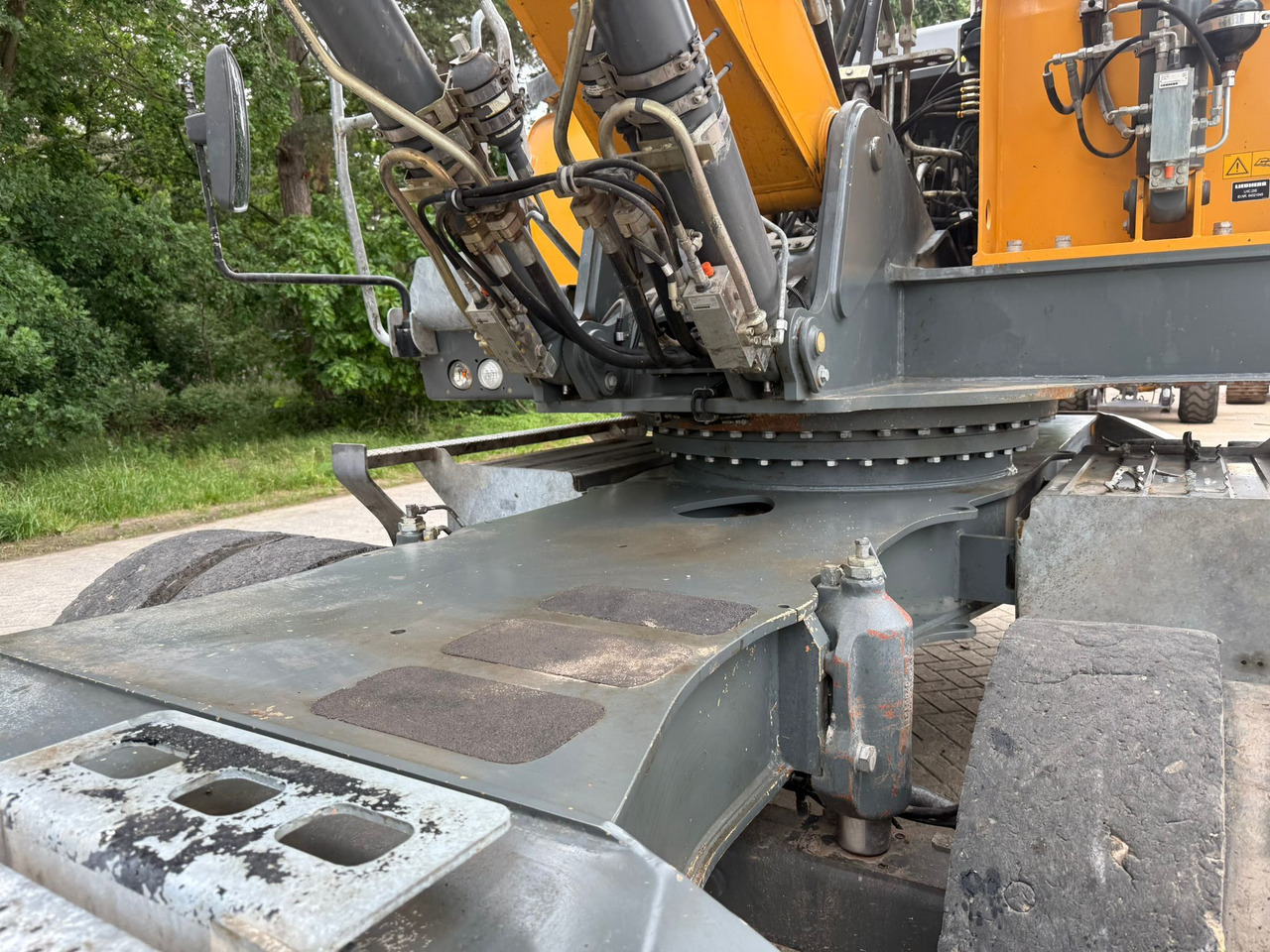 Umschlagbagger LIEBHERR LH22M: das Bild 6