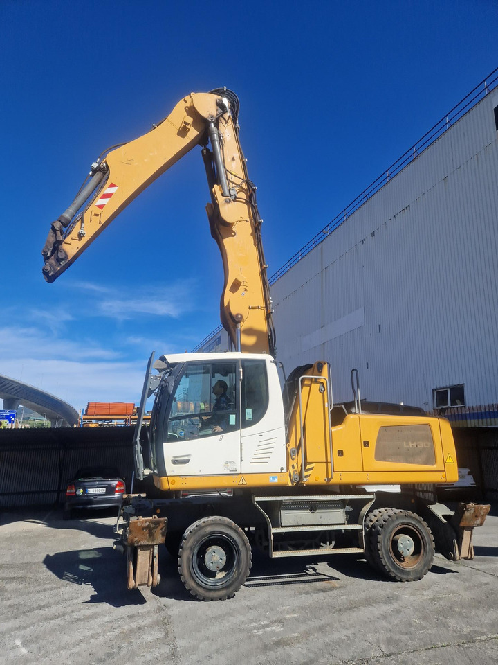 LIEBHERR LH30M - Umschlagbagger: das Bild 1 LIEBHERR LH30M - Umschlagbagger: das Bild 1