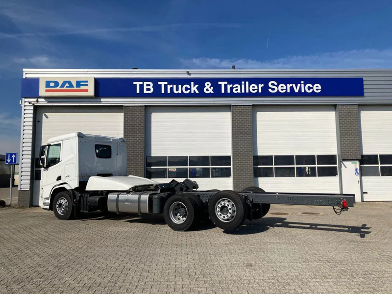 DAF XD 450 FAN CHASSIS SLEEPER CAB PTO STEERING LIFTAXLE 505WB - NEW - Fahrgestell LKW: das Bild 2 DAF XD 450 FAN CHASSIS SLEEPER CAB PTO STEERING LIFTAXLE 505WB - NEW - Fahrgestell LKW: das Bild 2