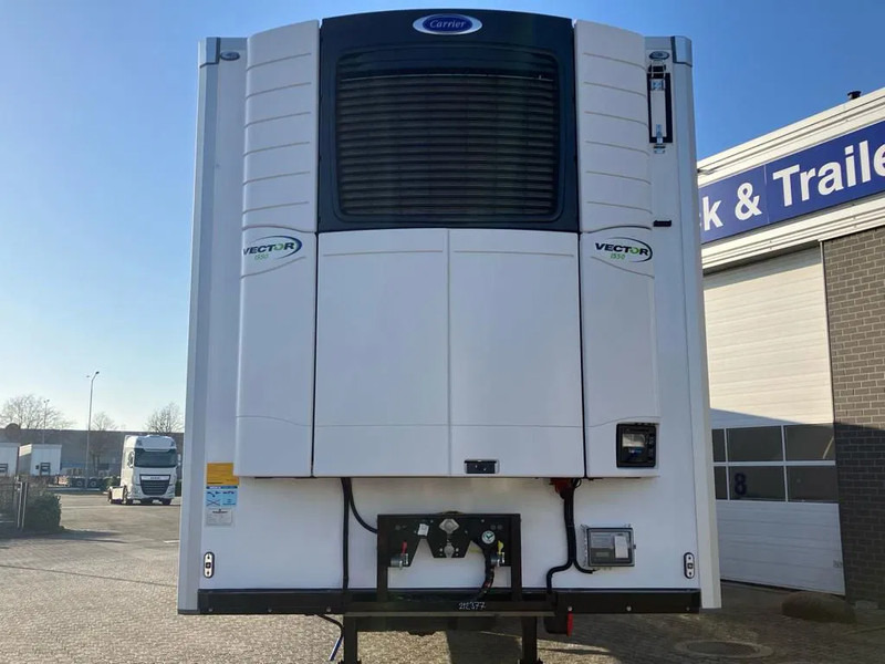 Kässbohrer SRI F 3 / 10 - 12 / 27 Koeler met Carrier koelmotor - Kühlkoffer Auflieger: das Bild 3 Kässbohrer SRI F 3 / 10 - 12 / 27 Koeler met Carrier koelmotor - Kühlkoffer Auflieger: das Bild 3