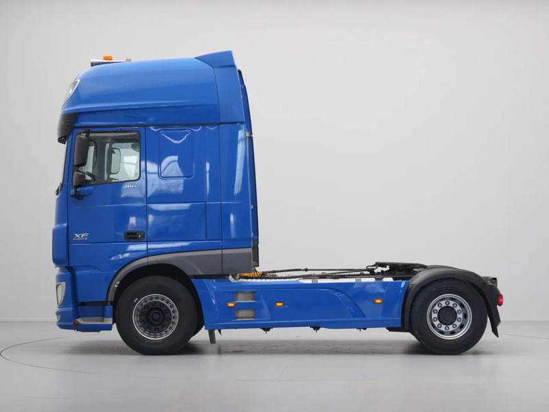 DAF XF 460 FT Super Space Cab - Sattelzugmaschine: das Bild 2 DAF XF 460 FT Super Space Cab - Sattelzugmaschine: das Bild 2