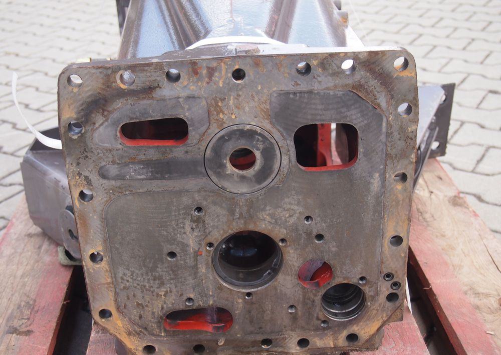 Części do Ciągnika Massey Ferguson MF 3060, 3070, 3080, 3090 Obudowa skrzyni biegów MF 3000, 3100, 6000 - Getriebe und Teile für Landmaschine: das Bild 5 Części do Ciągnika Massey Ferguson MF 3060, 3070, 3080, 3090 Obudowa skrzyni biegów MF 3000, 3100, 6000 - Getriebe und Teile für Landmaschine: das Bild 5