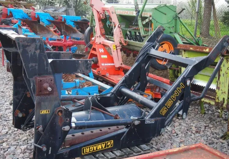 Ładowacz czołowy Tur do ciągnika MF NW JD CLAAS RENAULT - Frontlader für Traktor: das Bild 1 Ładowacz czołowy Tur do ciągnika MF NW JD CLAAS RENAULT - Frontlader für Traktor: das Bild 1