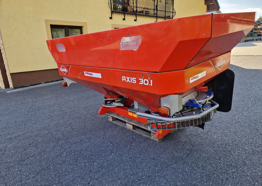 Rozsiewacz nawozów Kuhn AXIS 30,1 2008 Rozsiewacz KUHN RAUCH - Düngerstreuer: das Bild 1 Rozsiewacz nawozów Kuhn AXIS 30,1 2008 Rozsiewacz KUHN RAUCH - Düngerstreuer: das Bild 1