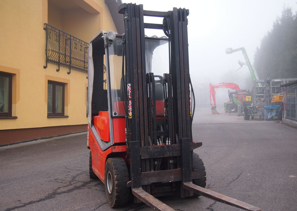 Wózek widłowy Toyota 8f 2011 TRIPLEX - Treibgasstapler: das Bild 3 Wózek widłowy Toyota 8f 2011 TRIPLEX - Treibgasstapler: das Bild 3