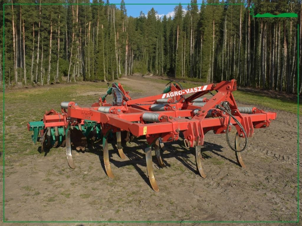 Agromasz Runner 30 - Grubber: das Bild 1 Agromasz Runner 30 - Grubber: das Bild 1