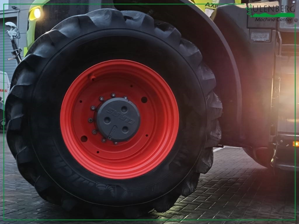 Traktor Claas Axion 960: das Bild 8