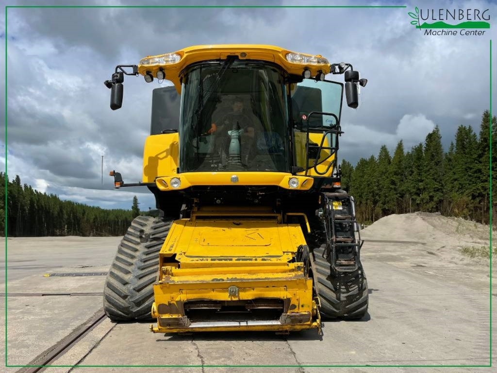 New Holland CR9090 - Mähdrescher: das Bild 2 New Holland CR9090 - Mähdrescher: das Bild 2