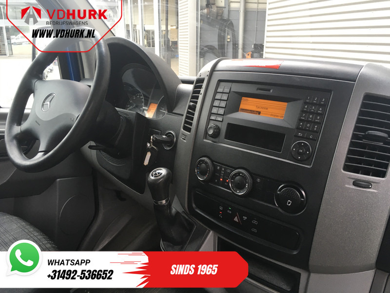 Mercedes-Benz Sprinter 213 2.2 CDI Aut. L2H2 €13.915,- Incl. BTW (BPM VRIJ) EXPORT Combi/ 9 Persoons/ Kombi/ 9P/ Airco/ PDC - Kleinbus, Personentransporter: das Bild 3 Mercedes-Benz Sprinter 213 2.2 CDI Aut. L2H2 €13.915,- Incl. BTW (BPM VRIJ) EXPORT Combi/ 9 Persoons/ Kombi/ 9P/ Airco/ PDC - Kleinbus, Personentransporter: das Bild 3