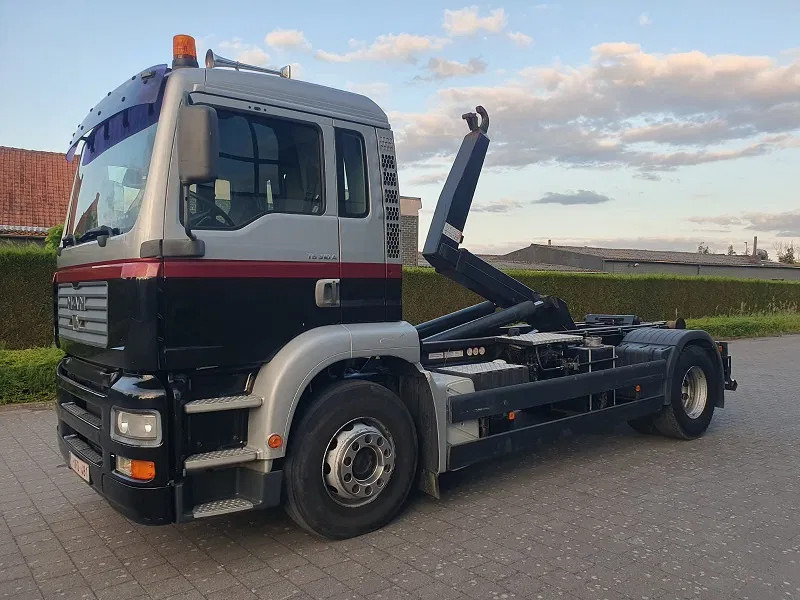 MAN TG 310 A - Abrollkipper: das Bild 2 MAN TG 310 A - Abrollkipper: das Bild 2