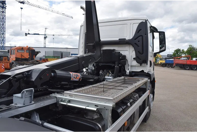 Abrollkipper MAN TGM 18.320: das Bild 10