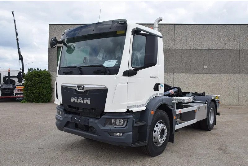 MAN TGM 18.320 - Abrollkipper: das Bild 4 MAN TGM 18.320 - Abrollkipper: das Bild 4