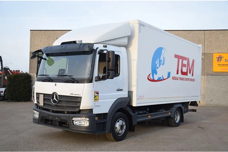 Mercedes-Benz Atego 1021 - Koffer LKW: das Bild 2 Mercedes-Benz Atego 1021 - Koffer LKW: das Bild 2