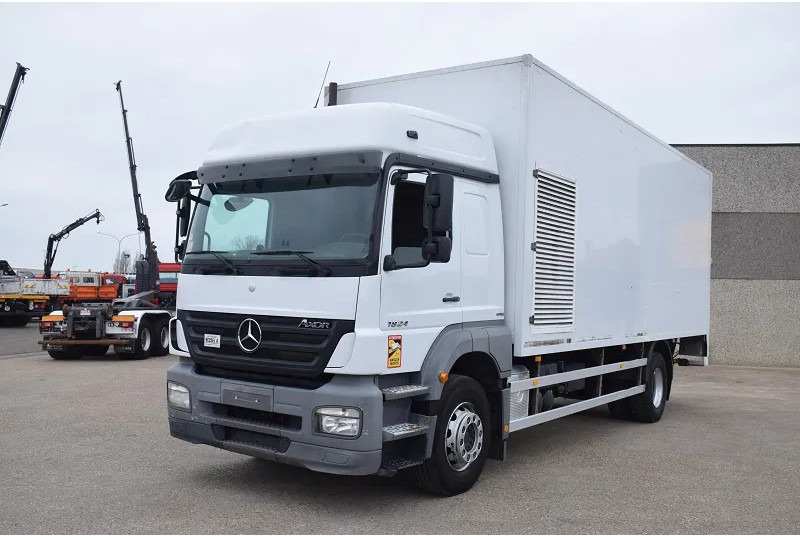 Mercedes-Benz Axor 1824 - Koffer LKW: das Bild 2 Mercedes-Benz Axor 1824 - Koffer LKW: das Bild 2