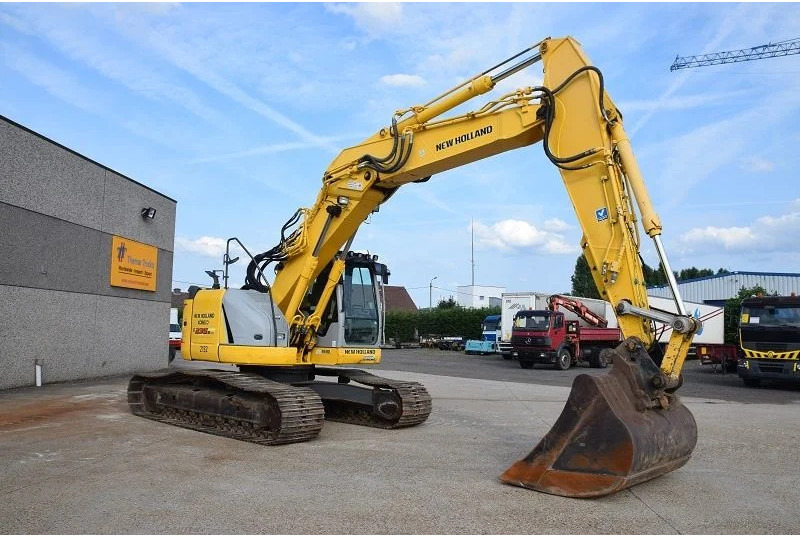 New Holland Kobelco E235B SR-LCT - Kettenbagger: das Bild 5 New Holland Kobelco E235B SR-LCT - Kettenbagger: das Bild 5