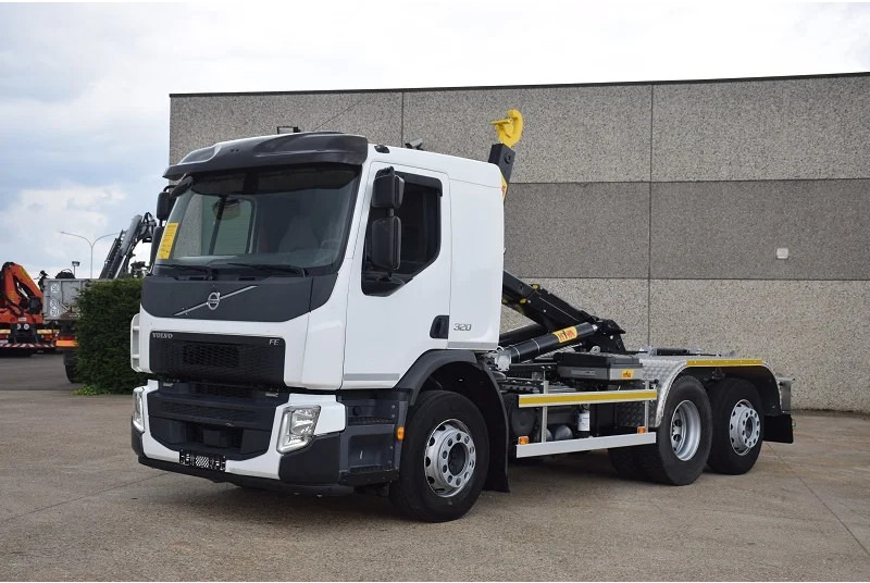 Volvo FE 320 - Abrollkipper: das Bild 2 Volvo FE 320 - Abrollkipper: das Bild 2