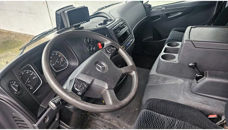 Mercedes-Benz Atego 1018 *L*Achteruitrijcamera*Automaat*Airco*Dhollandia Laadbrug*7149cm - LKW: das Bild 4 Mercedes-Benz Atego 1018 *L*Achteruitrijcamera*Automaat*Airco*Dhollandia Laadbrug*7149cm - LKW: das Bild 4