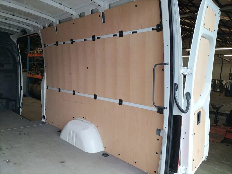 Mercedes-Benz Binnenbekleding L2H2 Sprinter - Fahrerhaus und Interieur für Transporter: das Bild 3 Mercedes-Benz Binnenbekleding L2H2 Sprinter - Fahrerhaus und Interieur für Transporter: das Bild 3