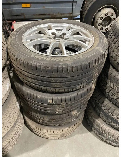 Michelin *205/55 R16 - Felgen und Reifen für PKW: das Bild 1 Michelin *205/55 R16 - Felgen und Reifen für PKW: das Bild 1