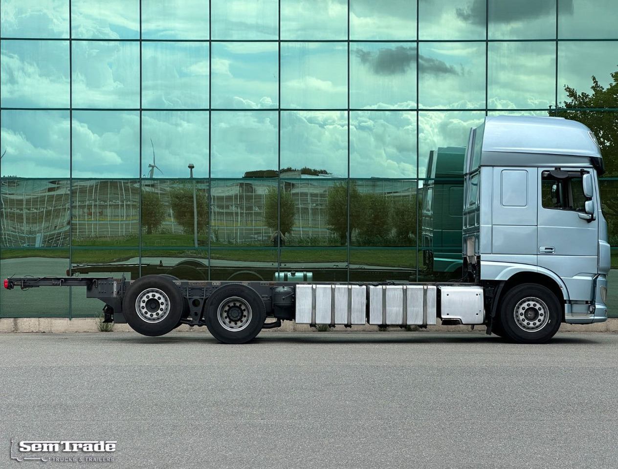 DAF XF 480 FAR SSC Euro 6 978.000 KM Park Airco 2X Tanks TOP Condition - Fahrgestell LKW: das Bild 5 DAF XF 480 FAR SSC Euro 6 978.000 KM Park Airco 2X Tanks TOP Condition - Fahrgestell LKW: das Bild 5