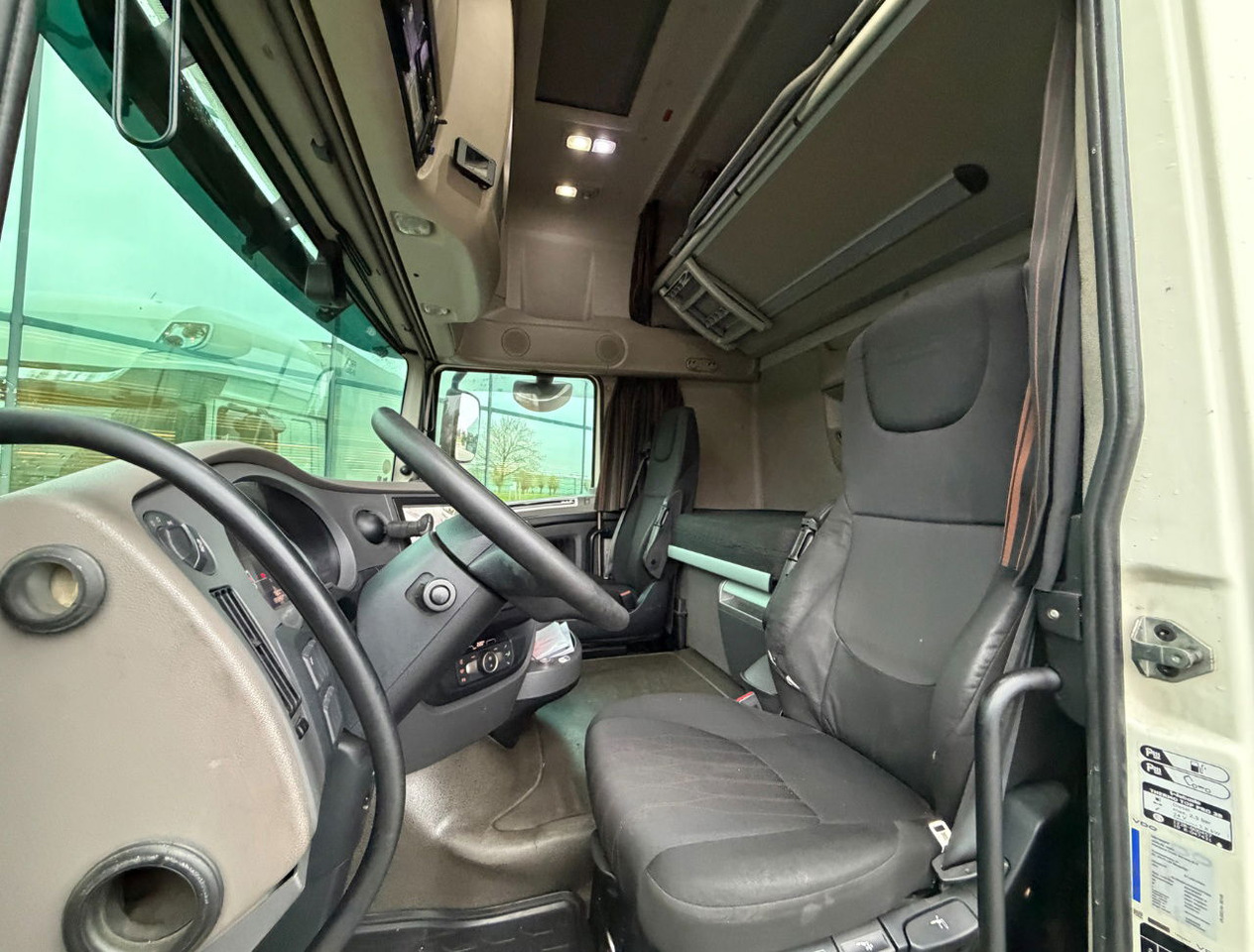 Kühlkoffer LKW DAF XF 480 FAR SSC Isolated BOX 810x250x275 CM Inside TRS Cooling Tail Lift TOP Condition NL-Truck: das Bild 7 Kühlkoffer LKW DAF XF 480 FAR SSC Isolated BOX 810x250x275 CM Inside TRS Cooling Tail Lift TOP Condition NL-Truck: das Bild 7