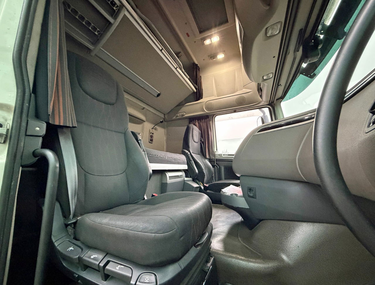 Kühlkoffer LKW DAF XF 480 FAR SSC Isolated BOX 810x250x275 CM Inside TRS Cooling Tail Lift TOP Condition NL-Truck: das Bild 14 Kühlkoffer LKW DAF XF 480 FAR SSC Isolated BOX 810x250x275 CM Inside TRS Cooling Tail Lift TOP Condition NL-Truck: das Bild 14