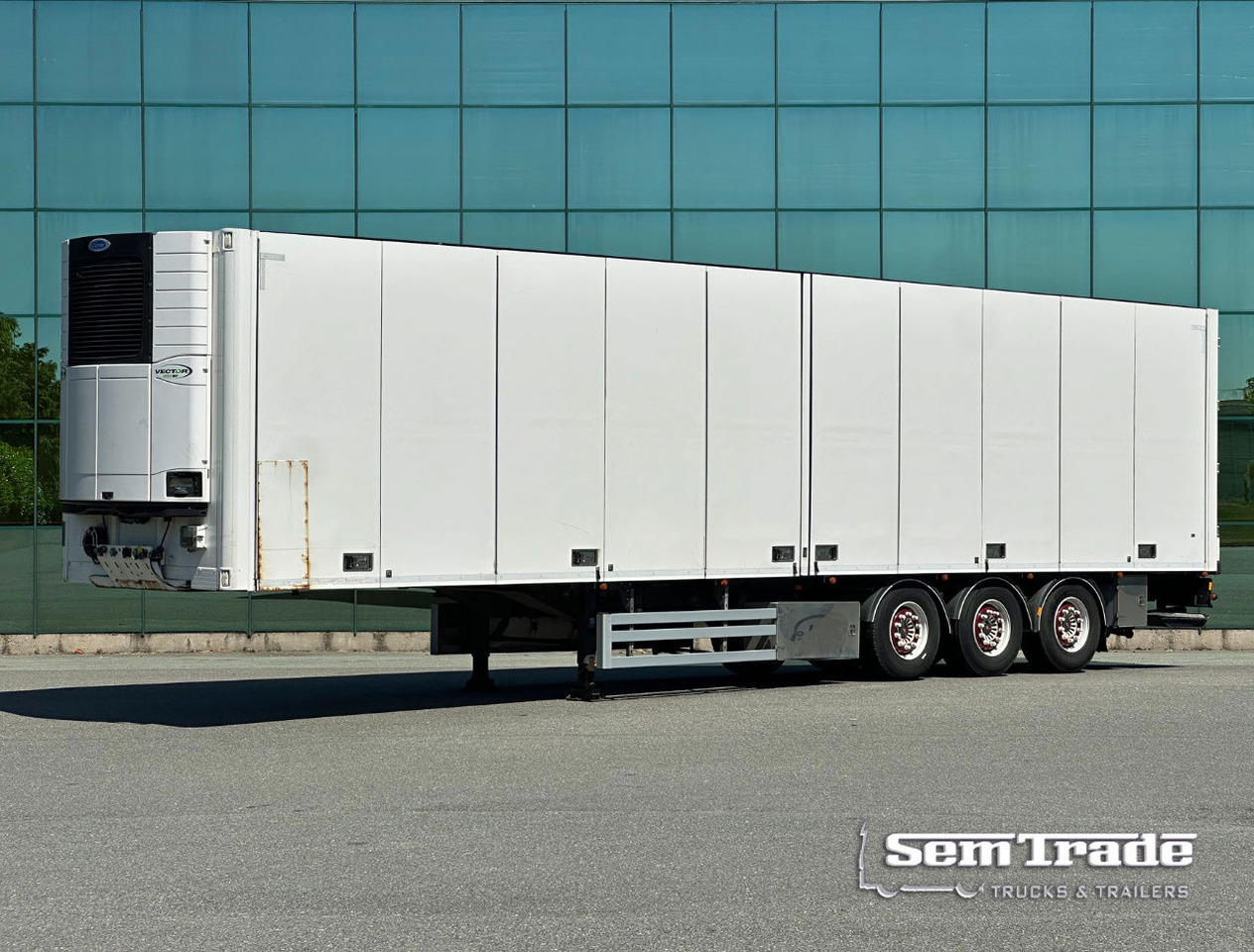 Ekeri 3-AS Multi Temp 1335 x 250 x 271 CM Inside Tail Lift - Kühlkoffer Auflieger: das Bild 1 Ekeri 3-AS Multi Temp 1335 x 250 x 271 CM Inside Tail Lift - Kühlkoffer Auflieger: das Bild 1