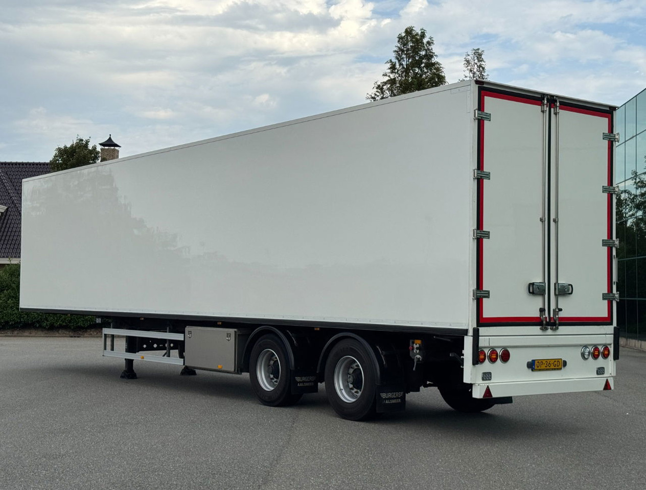 FAG 2 AS Burgers BAK Geisoleerd Gegalvaniseerd Chassis ZO Goed ALS Nieuw Direct Leverbaar 1325 x 244 x 267 CM Inwendig - Koffer Auflieger: das Bild 3 FAG 2 AS Burgers BAK Geisoleerd Gegalvaniseerd Chassis ZO Goed ALS Nieuw Direct Leverbaar 1325 x 244 x 267 CM Inwendig - Koffer Auflieger: das Bild 3
