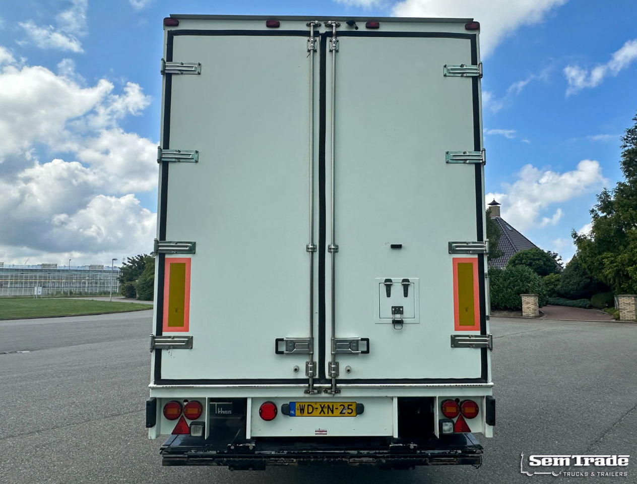 KMA 2 Axle Kees Mulder Isolated BOX Tail Lift Side Door Drum Brakes - Kühlkoffer Anhänger: das Bild 4 KMA 2 Axle Kees Mulder Isolated BOX Tail Lift Side Door Drum Brakes - Kühlkoffer Anhänger: das Bild 4
