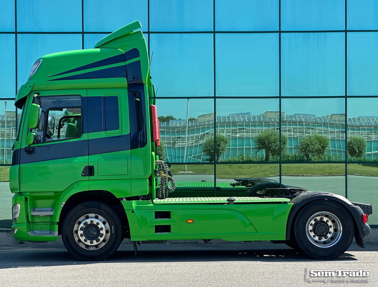 DAF CF 440 FT Space CAB 2x Tank Only 536.000 KM TOP Condition Belgium Truck - Sattelzugmaschine: das Bild 2 DAF CF 440 FT Space CAB 2x Tank Only 536.000 KM TOP Condition Belgium Truck - Sattelzugmaschine: das Bild 2