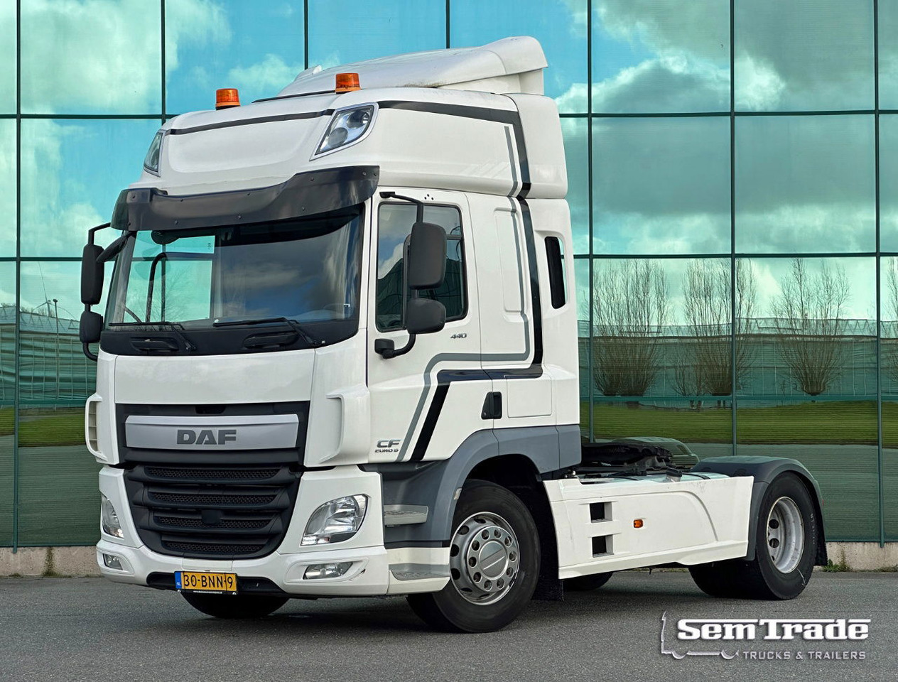 DAF CF 440 FT Space CAB 2x Tanks 766.000 KM TOP Condition NL Truck 2 Similar Pie - Sattelzugmaschine: das Bild 1 DAF CF 440 FT Space CAB 2x Tanks 766.000 KM TOP Condition NL Truck 2 Similar Pie - Sattelzugmaschine: das Bild 1