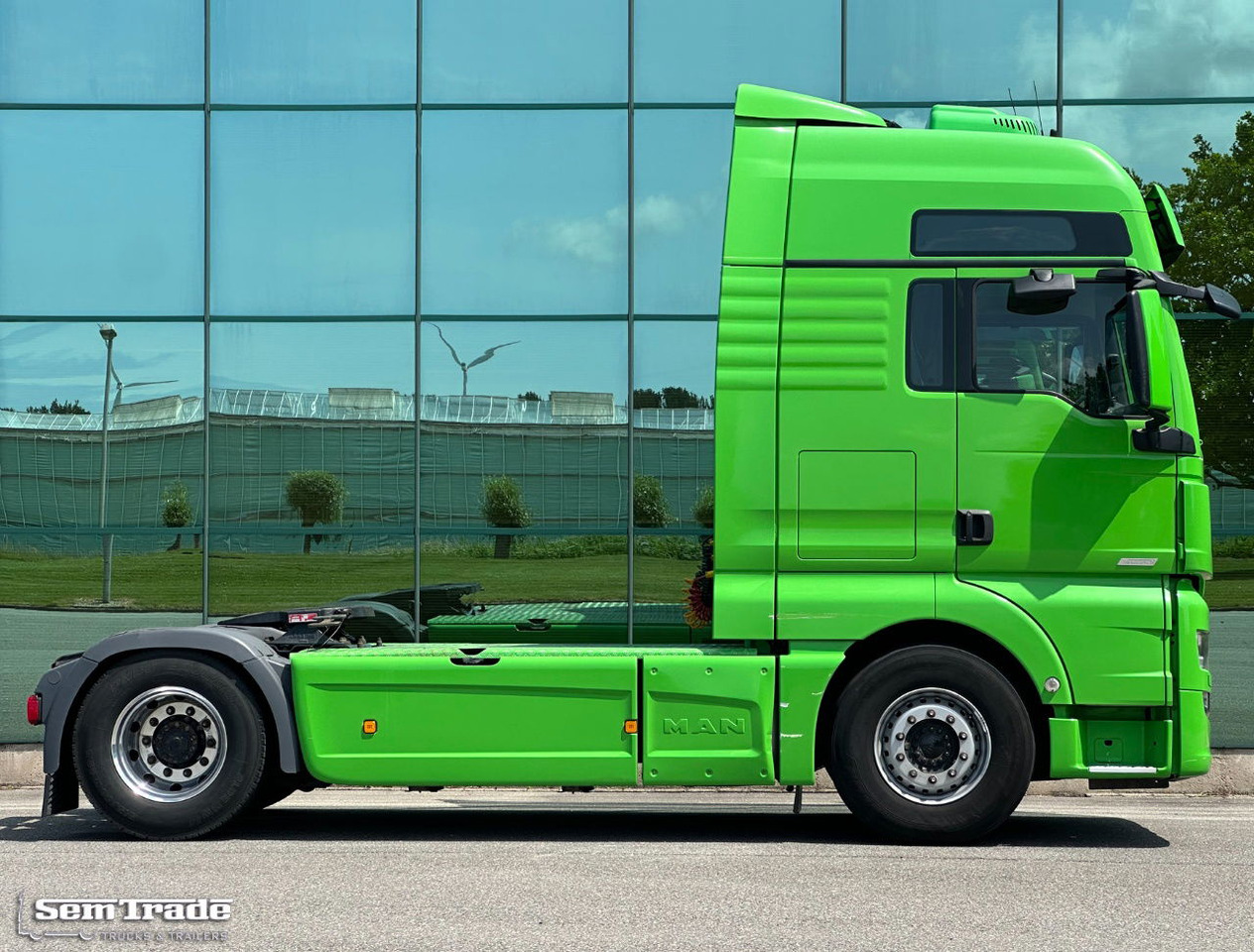 MAN TGX 18.460 Euro 6 Only 697.000 KM 2X Tanks TOP Condition BE-Truck - Sattelzugmaschine: das Bild 5 MAN TGX 18.460 Euro 6 Only 697.000 KM 2X Tanks TOP Condition BE-Truck - Sattelzugmaschine: das Bild 5