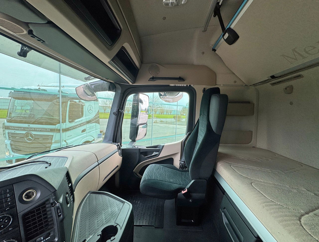 Sattelzugmaschine Mercedes-Benz Actros 1945 382.000 KM NEW TUV APK PTO + Hydraulics TOP Condition NL Truck: das Bild 10