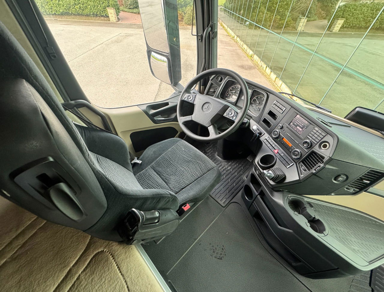 Sattelzugmaschine Mercedes-Benz Actros 1945 382.000 KM NEW TUV APK PTO + Hydraulics TOP Condition NL Truck: das Bild 8