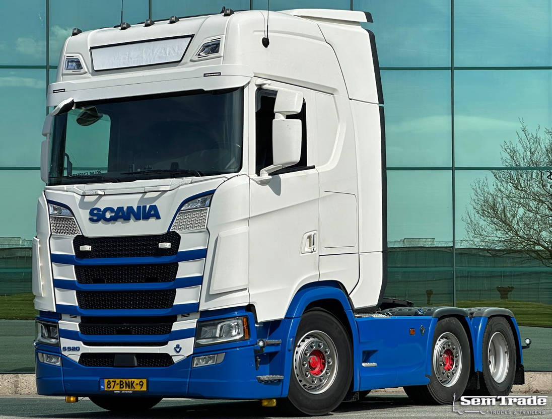 Scania S520 V8 NGS 6X2 Twinsteer Full AIR Retarder 2X Tanks NEW Clutch Super Con - Sattelzugmaschine: das Bild 1 Scania S520 V8 NGS 6X2 Twinsteer Full AIR Retarder 2X Tanks NEW Clutch Super Con - Sattelzugmaschine: das Bild 1