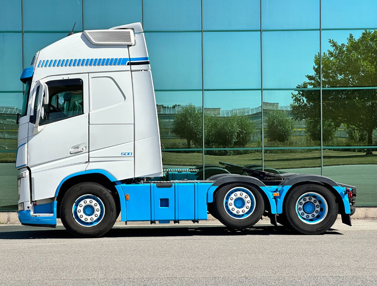 Volvo FH 500 6X2 XL I-Parc Cool 2x Tanks Super Condition NL Truck - Sattelzugmaschine: das Bild 2 Volvo FH 500 6X2 XL I-Parc Cool 2x Tanks Super Condition NL Truck - Sattelzugmaschine: das Bild 2